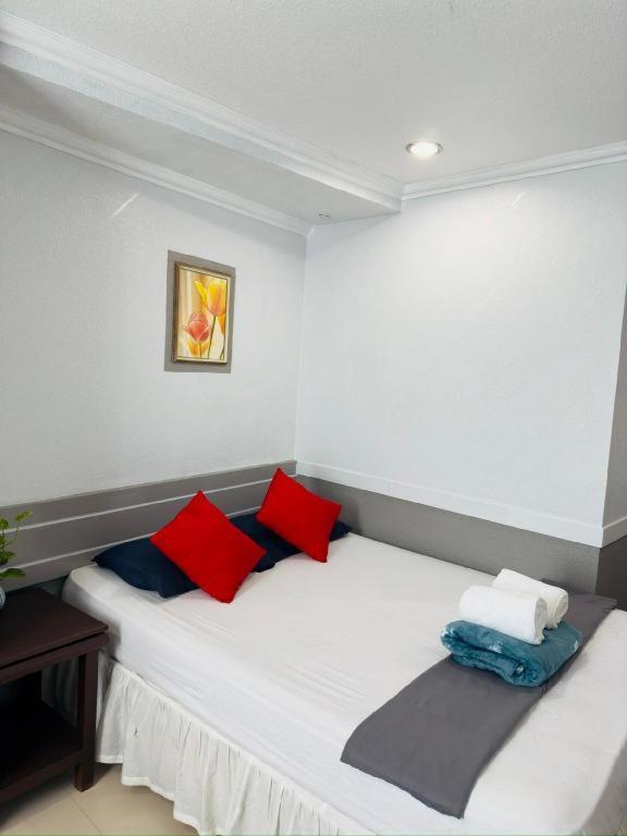 D' Abirus Inn Davao Экстерьер фото